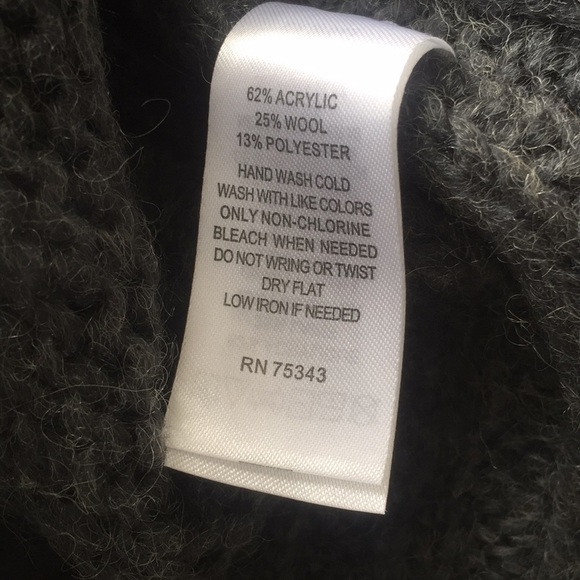 Von Maur | EUC wool turtleneck - Picture 3 of 3